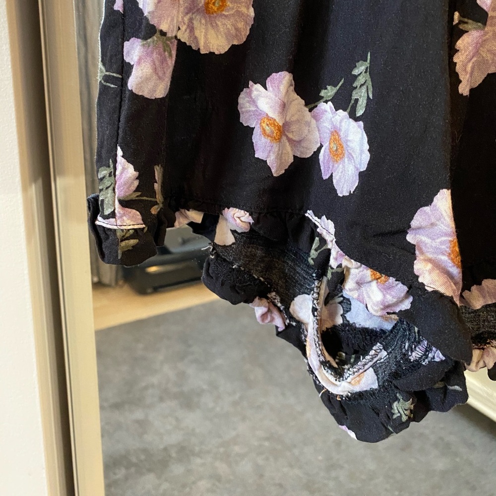 Floral Romper - Picture 2 of 5